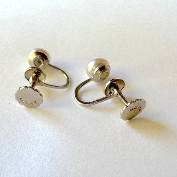 Richelieu Earrings, Vintage Screw Back, Faux Pearl - Picture 6 of 7